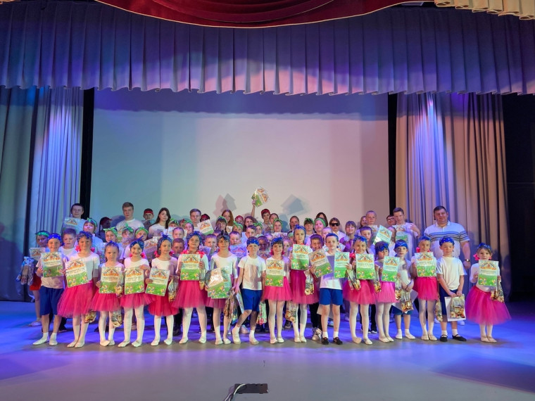Отчётный концерт детских творческих коллективов «Детки и Предки».